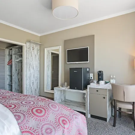 Hotel No 1 No 1 - Doppelzimmer 2 - Meerblick *